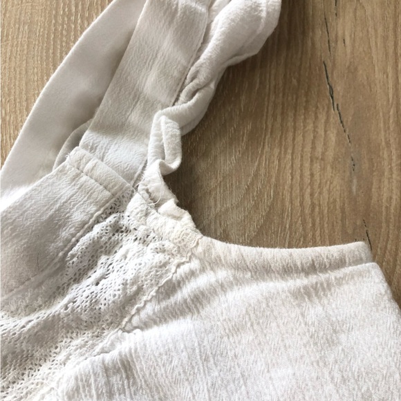 American Eagle Outfitters Lace Detailed Tiered Ruffle Top in White Size M - Picture 11 of 11